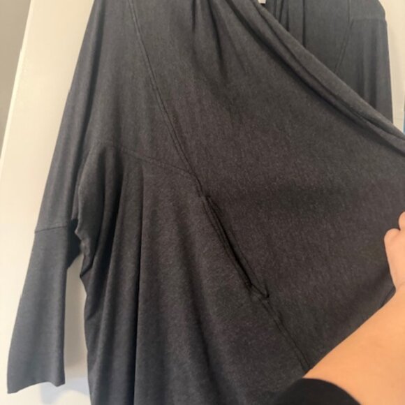 Lululemon Wrap - Picture 10 of 11